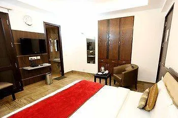 *** Hotel Oyo Rooms Janakpuri New Delhi India